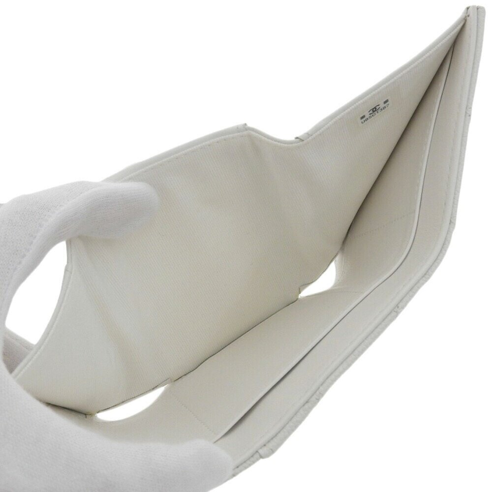 CHANEL White Caviar Leather Logo Wallet - Picture 3 of 6